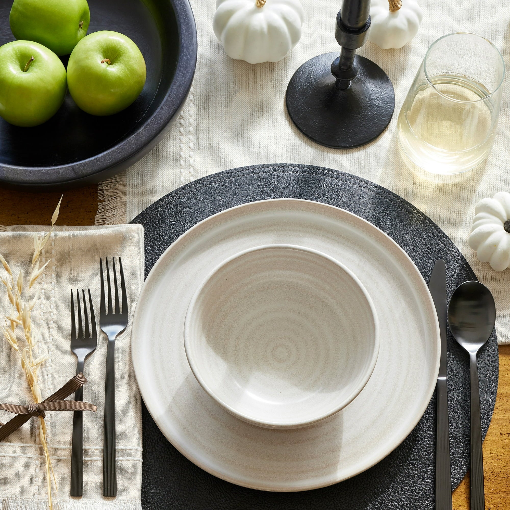 Better Homes & Gardens 20-Piece Black Stainless Steel Flatware Set (Service for 4) - Image 3