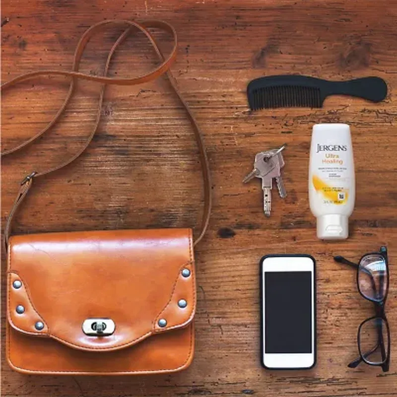 Jergens Ultra Healing Extra Dry Skin Moisturizer (21 Fl. Oz., 2 Pk. + 3 Fl. Oz.) - Image 4