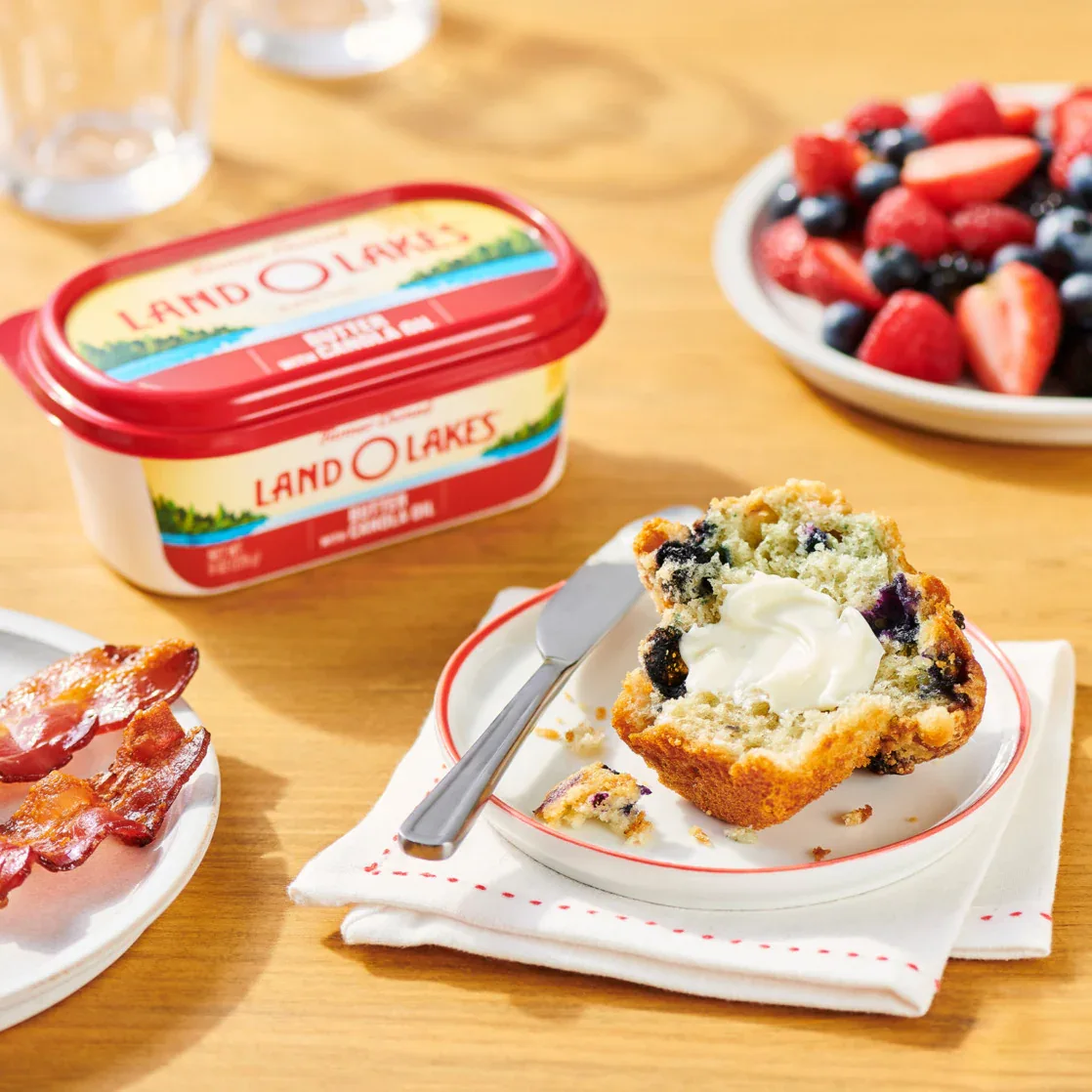 Land O Lakes Butter with Canola Oil, Spreadable, 24 oz Tub - Image 4