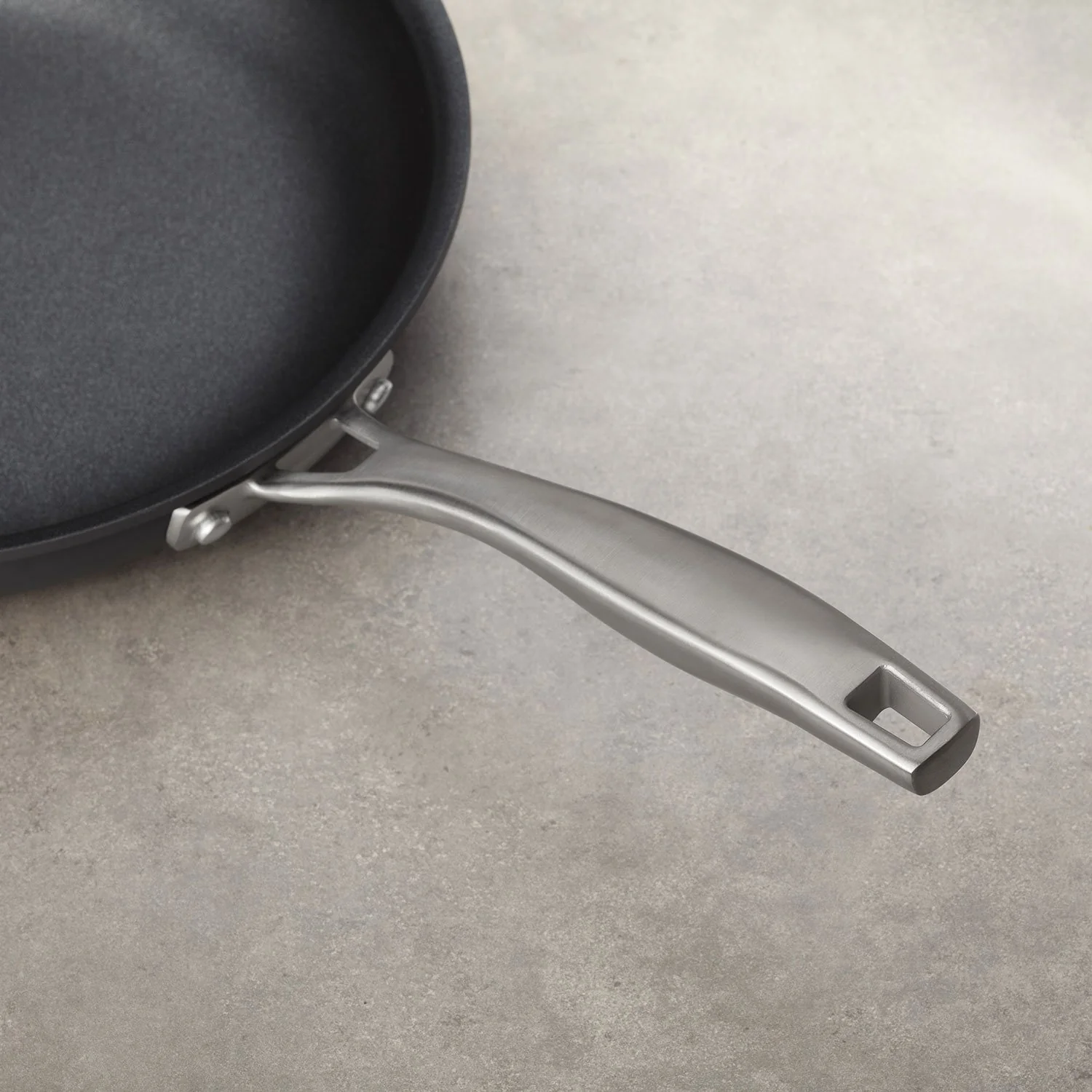 Member's Mark 15-Piece Hard Anodized Nonstick Aluminum Cookware Set - Image 19