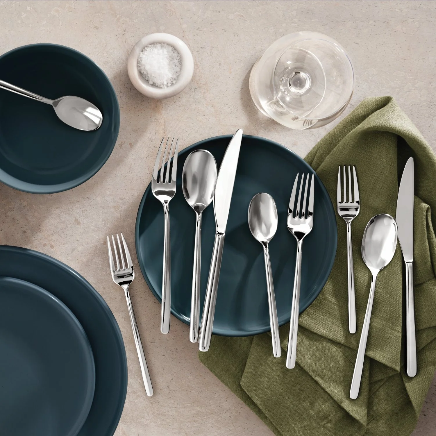 Member's Mark Premium 20-Piece 18/10 Stainless Steel Modern Flatware Set, Assorted Finishes - Image 11