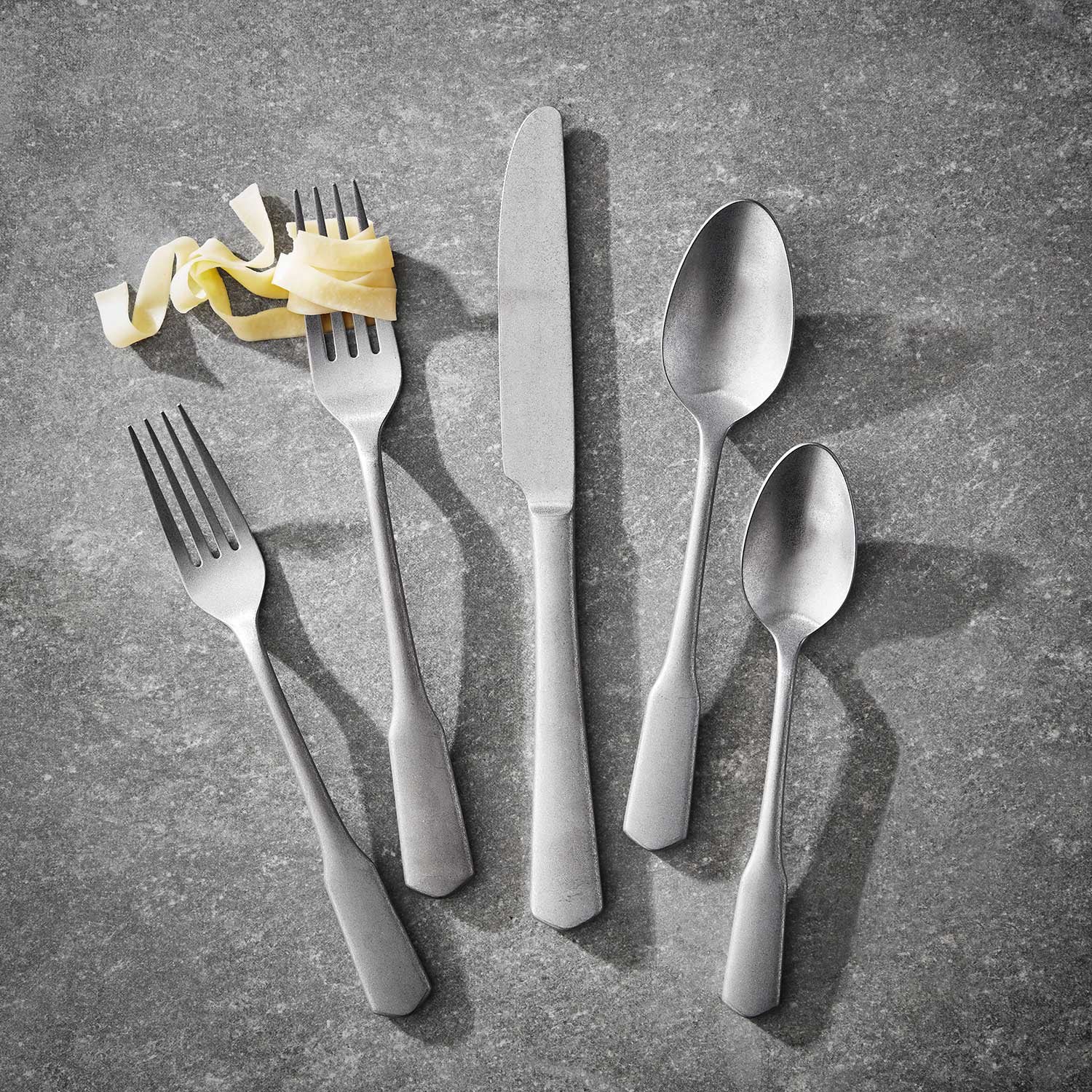 Member's Mark Premium Forged Stainless Steel 20 Piece Flatware Set - Image 5
