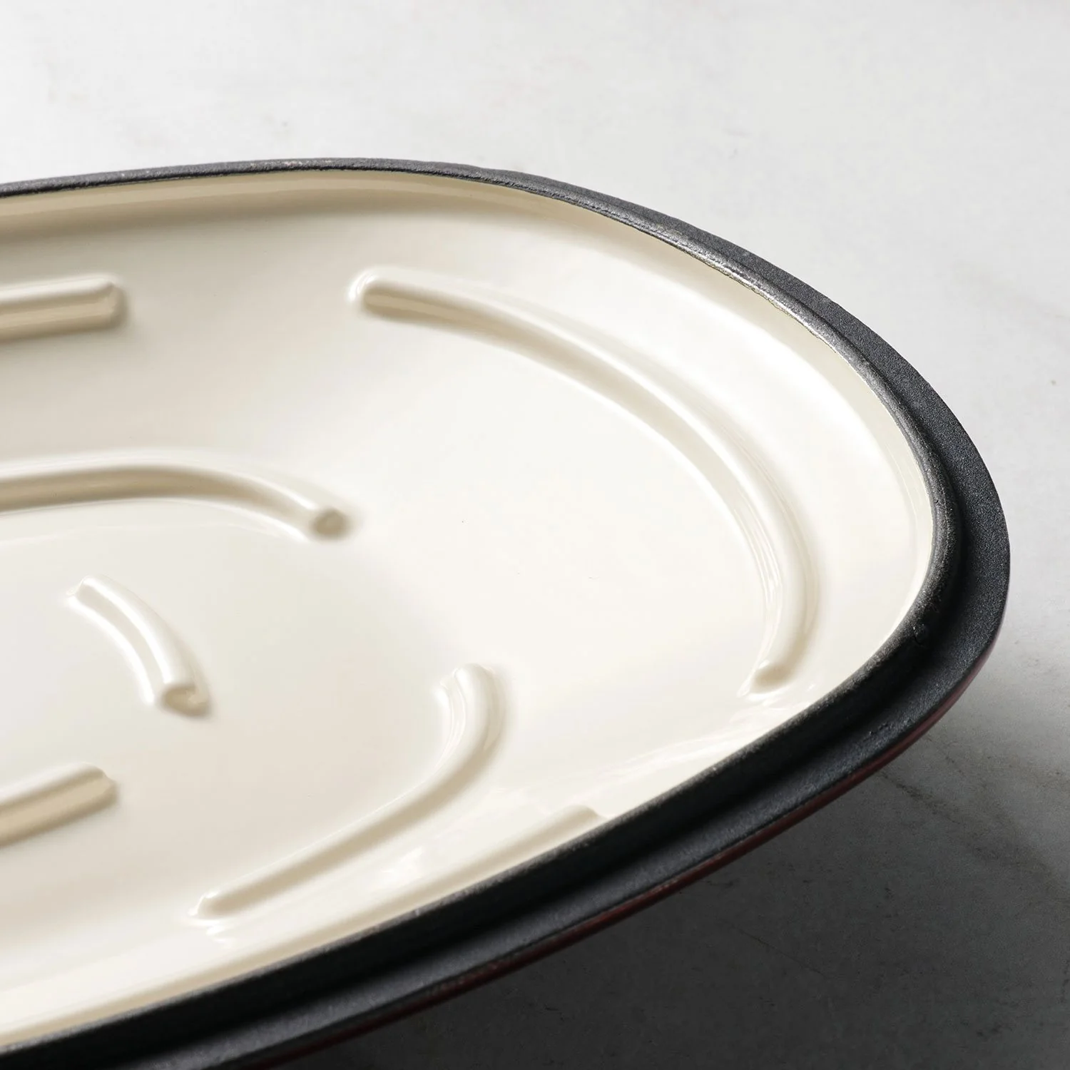 Tramontina 7-Quart Enameled Cast Iron Dutch Oven, Choose Color - Image 7